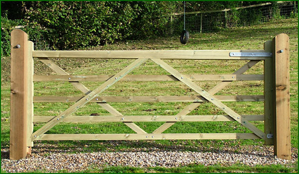 UC3 green treated 5 bar field gate 3000mm wide, agricultural timber gate